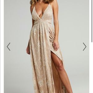 NEW YORK NIGHTS PLUNGE CROSS BACK MAXI DRESS IN GOLD